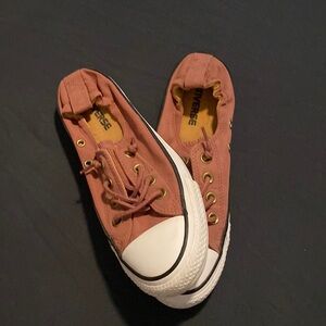 Converse deep pink size 7